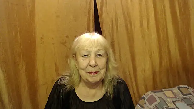 Snapshot of _Estelitta_5 chatting on December 18, 11:19 pm Estelitta 5 online show from December 18, 11:19 pm