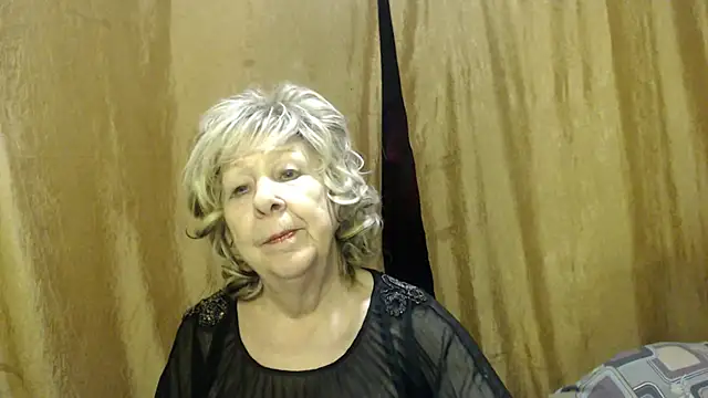 Snapshot of _Estelitta_5 chatting on December 23, 11:17 pm Estelitta 5 online show from December 23, 11:17 pm
