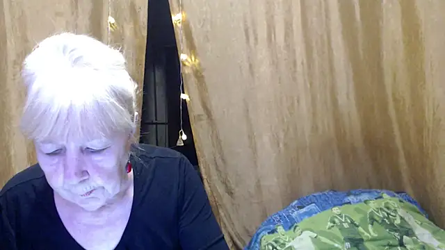 Snapshot of _Estelitta_5 chatting on January 18, 6:53 pm Estelitta 5 online show from January 18, 6:53 pm