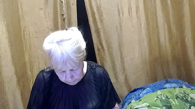 Snapshot of _Estelitta_5 chatting on February 6, 4:47 pm Estelitta 5 online show from February 6, 4:47 pm