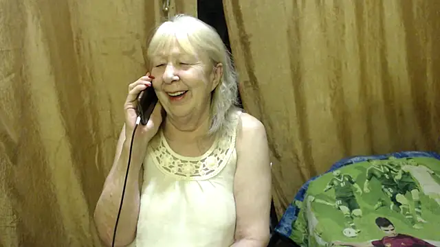 Snapshot of _Estelitta_5 chatting on February 8, 9:46 pm Estelitta 5 online show from February 8, 9:46 pm