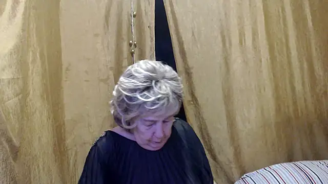 Snapshot of _Estelitta_5 chatting on February 19, 9:47 pm Estelitta 5 online show from February 19, 9:47 pm