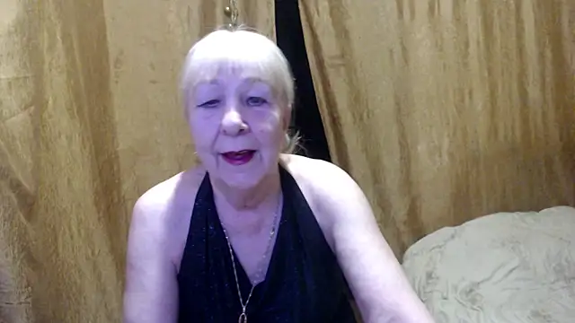 Snapshot of _Estelitta_5 chatting on February 20, 5:18 pm Estelitta 5 online show from February 20, 5:18 pm