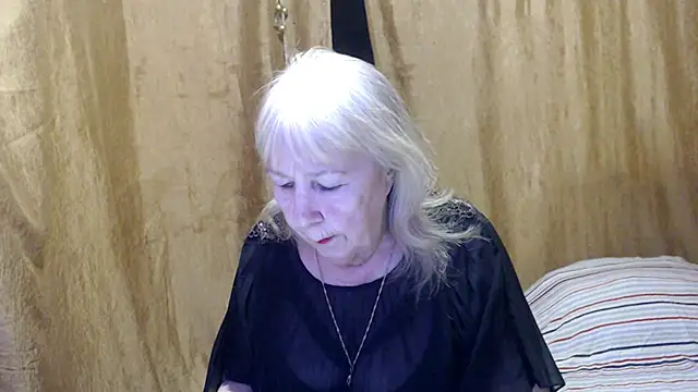 Snapshot of _Estelitta_5 chatting on February 22, 7:14 pm Estelitta 5 online show from February 22, 7:14 pm