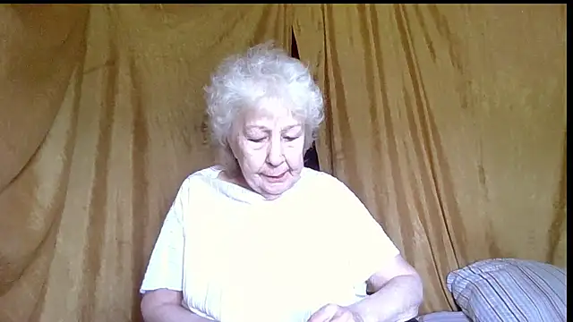 Snapshot of _Estelitta_5 chatting on June 4, 9:48 am Estelitta 5 online show from June 4, 9:48 am