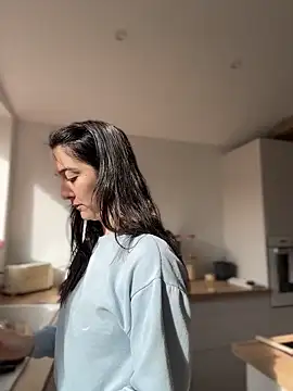  Juliette online show from March 6, 9:50 am