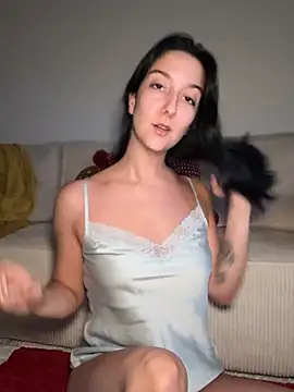 Snapshot of _Juliette chatting on June 22, 7:44 pm Juliette online show from June 22, 7:44 pm
