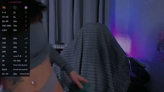 Snapshot of ashleyro1 chatting on November 12, 1:00 pm ashleyro1 online show from November 12, 1:00 pm