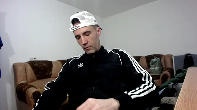 I like older menn online show from February 13, 6:20 am