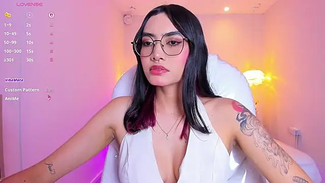 AzuraKindong online show from April 16, 7:14 pm