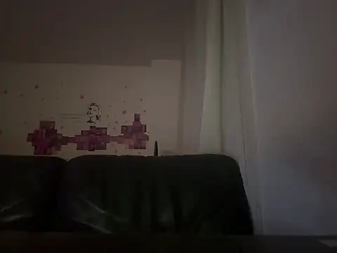 Snapshot of greedybratt chatting on January 7, 5:33 am greedybratt online show from January 7, 5:33 am