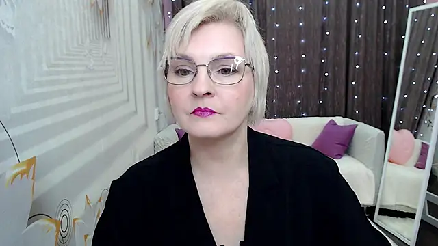 Snapshot of BlondeBrilliant7 chatting on January 21, 5:38 am BlondeBrilliant7 online show from January 21, 5:38 am
