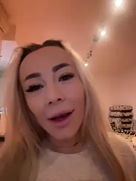 Snapshot of FrancescaMcGray chatting on February 16, 6:21 am FrancescaMcGray online show from February 16, 6:21 am