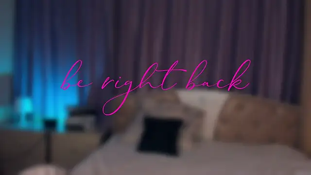 Snapshot of CedelKyngi chatting on February 8, 10:29 am CedelKyngi online show from February 8, 10:29 am