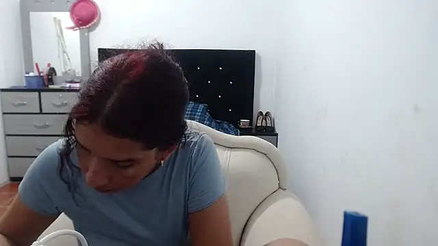 Snapshot of Ainhoa-hot chatting on December 31, 6:57 pm Ainhoa-hot online show from December 31, 6:57 pm