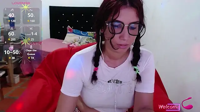 Snapshot of Ainhoa-hot chatting on February 13, 10:34 am Ainhoa-hot online show from February 13, 10:34 am