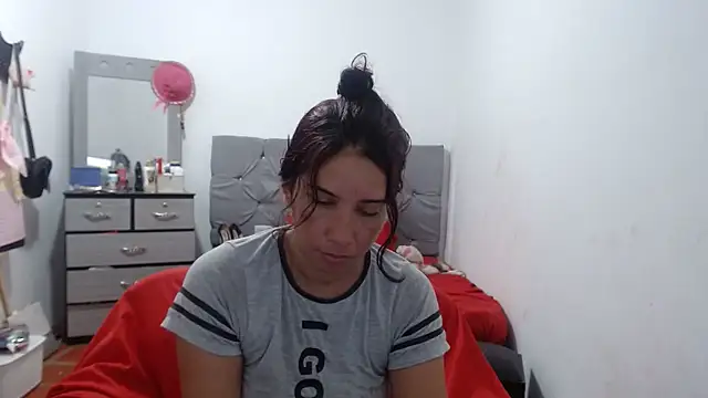 Snapshot of Ainhoa-hot chatting on February 27, 9:00 am Ainhoa-hot online show from February 27, 9:00 am