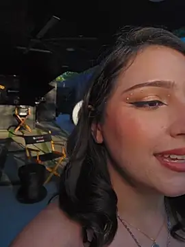 freya bella  online show from March 1, 12:45 am