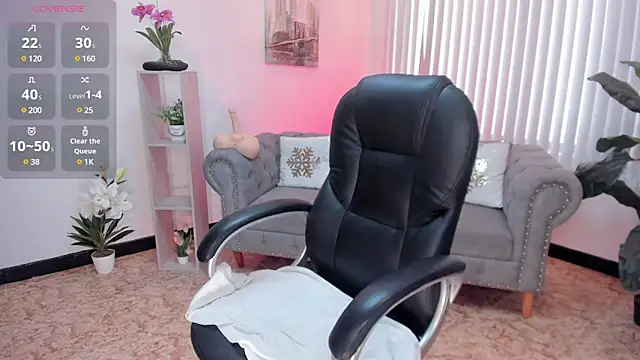 Snapshot of Aida_adams chatting on January 30, 8:31 pm Aida adams online show from January 30, 8:31 pm