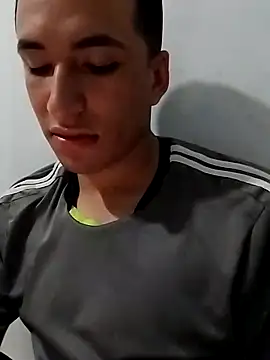 Snapshot of Aida_adams chatting on February 12, 4:01 am Aida adams online show from February 12, 4:01 am