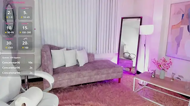 Snapshot of Aida_adams chatting on February 24, 1:35 am Aida adams online show from February 24, 1:35 am