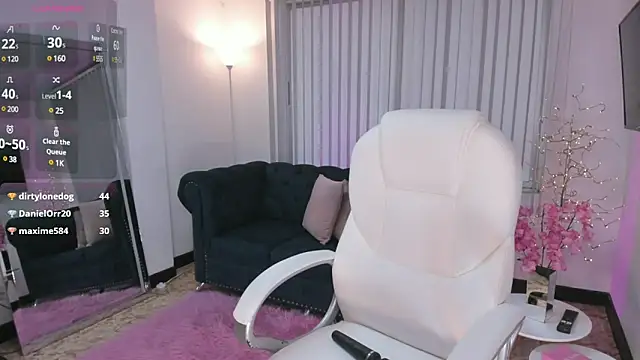 Snapshot of Aida_adams chatting on March 6, 10:47 pm Aida adams online show from March 6, 10:47 pm