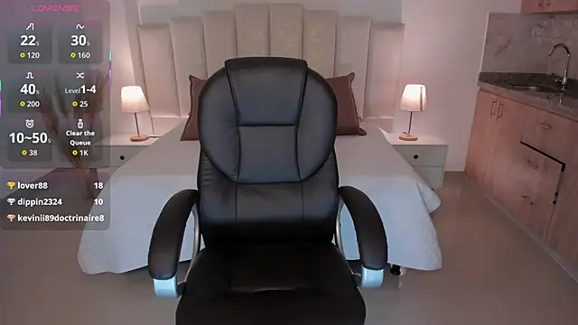 Snapshot of Aida_adams chatting on November 29, 3:15 pm Aida adams online show from November 29, 3:15 pm