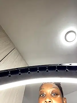 MsWhiteChocolatte online show from November 16, 9:37 am