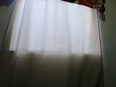 Snapshot of Laura_martin_ chatting on July 7, 11:03 am Laura martin online show from July 7, 11:03 am