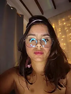 Juanelopez1 online show from February 23, 11:36 pm