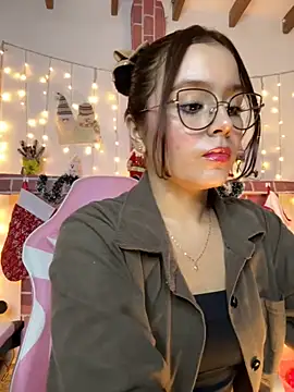 Juanelopez1 online show from December 3, 3:36 am