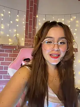 Snapshot of Juanelopez1 chatting on June 26, 3:33 am Juanelopez1 online show from June 26, 3:33 am