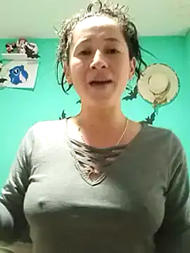 emilypoppy3 online show from December 5, 7:06 pm