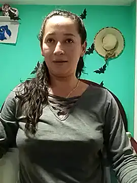 emilypoppy3 online show from December 5, 10:12 pm