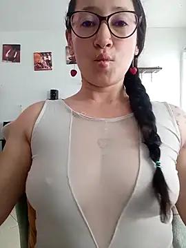 emilypoppy3 online show from March 4, 7:09 pm