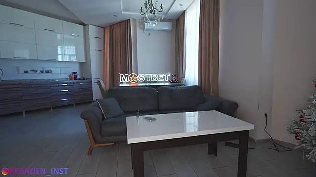 Snapshot of Reardens chatting on January 11, 10:08 am Reardens online show from January 11, 10:08 am