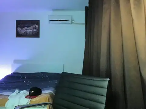 Dreamboy24 online show from April 6, 7:15 pm