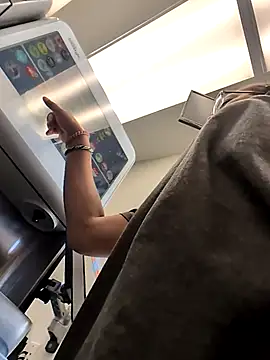 samone9 online show from March 29, 7:14 pm