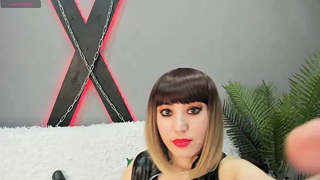 Snapshot of DaisyMun chatting on March 23, 8:59 am DaisyMun online show from March 23, 8:59 am