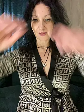 Snapshot of Katie-n chatting on January 24, 10:32 am Katie-n online show from January 24, 10:32 am