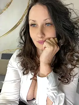Katie-n online show from August 5, 4:48 am