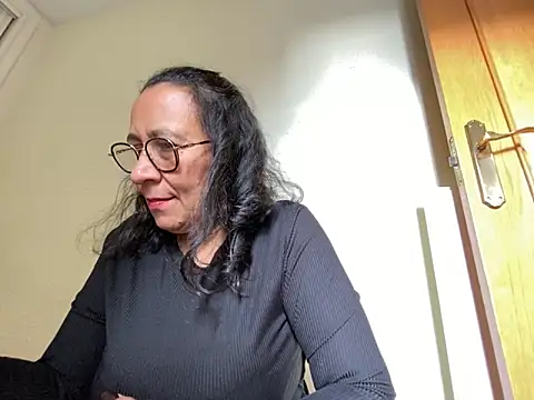 sweeviolet online show from January 23, 2:17 pm