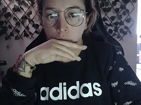 jeiana4u online show from April 21, 8:23 pm