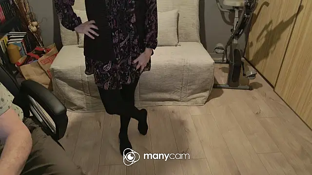 Snapshot of lolacharly@xh chatting on February 1, 6:08 pm lolacharlyxh online show from February 1, 6:08 pm