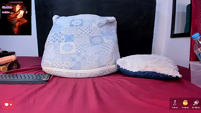 Snapshot of kandy-Jhonson chatting on October 16, 2:40 pm kandy-Jhonson online show from October 16, 2:40 pm