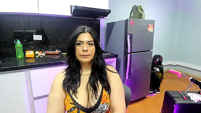 Snapshot of martina_foxy_ chatting on February 18, 11:44 am martina foxy online show from February 18, 11:44 am