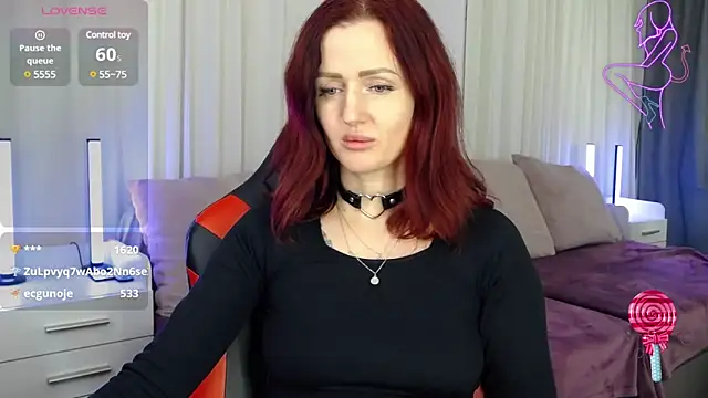 Snapshot of ElisaJane chatting on December 22, 5:12 am ElisaJane online show from December 22, 5:12 am