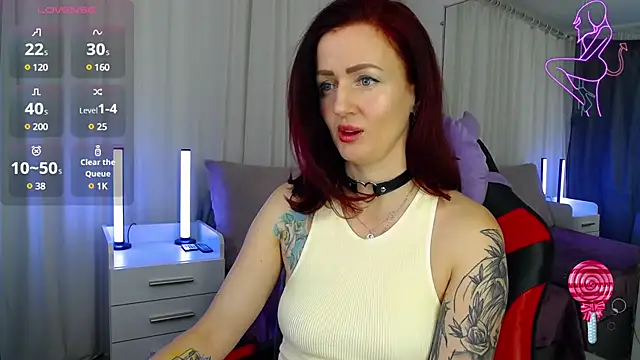 Snapshot of ElisaJane chatting on December 28, 8:25 pm ElisaJane online show from December 28, 8:25 pm