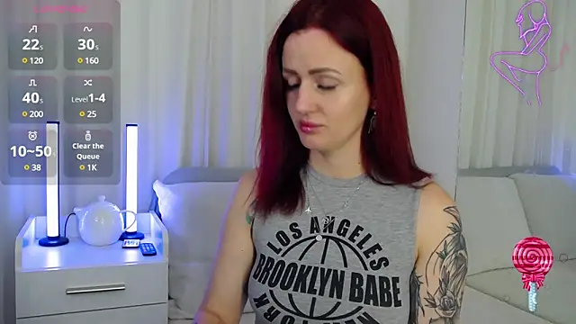 Snapshot of ElisaJane chatting on February 12, 9:54 pm ElisaJane online show from February 12, 9:54 pm