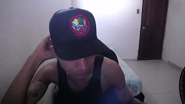 Snapshot of Sxntisaul__ chatting on February 5, 6:59 pm Sxntisaul online show from February 5, 6:59 pm